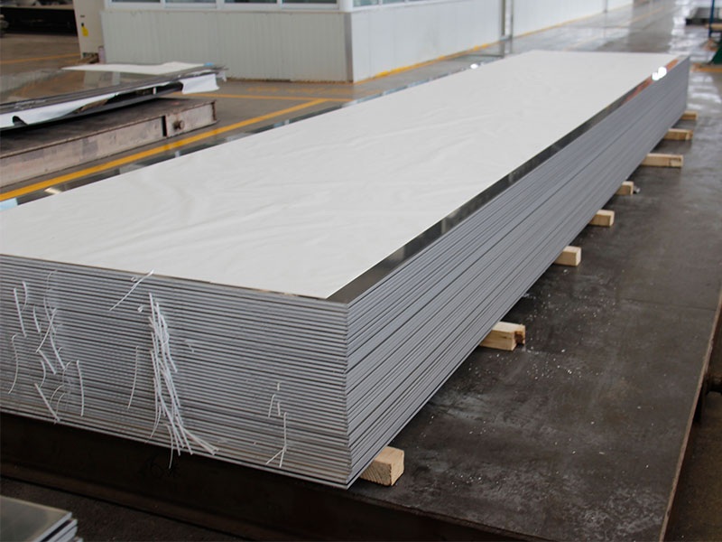 建筑用環(huán)保型材料3004鋁板一噸價格多少？